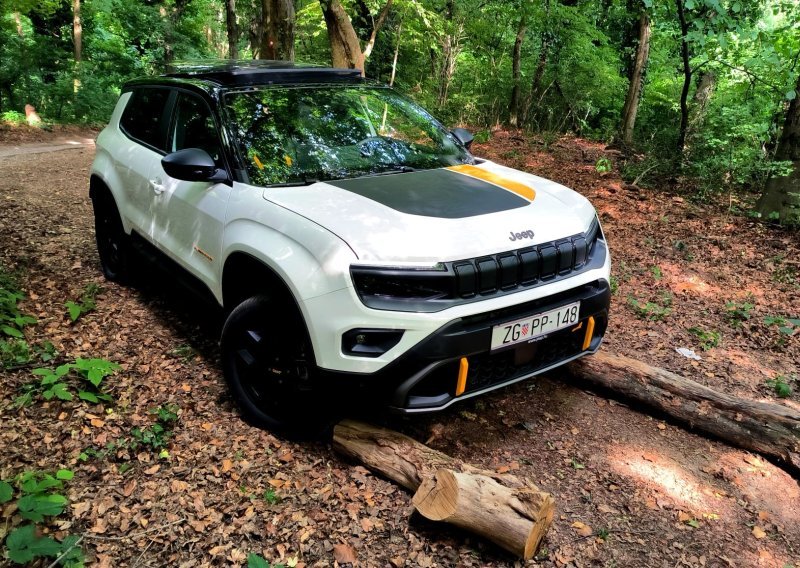 Jeep na planinarskoj avanturi Highlander: Avenger 4xe The North Face Edition na Medvednici