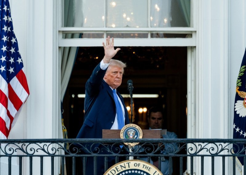 Donald Trump zabranio ulazak državljanima 12 zemalja: 'Opasni strani akteri'