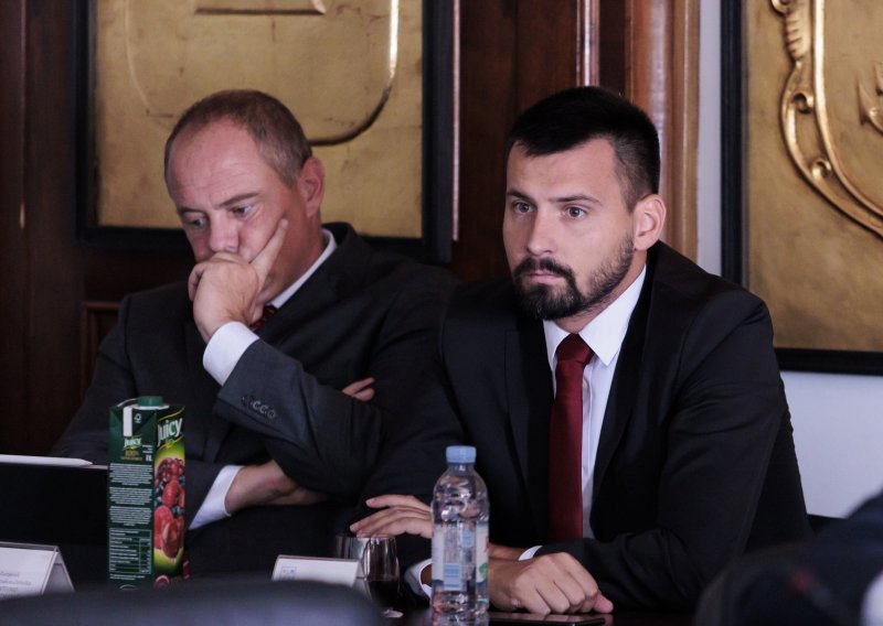 Puljkovi zamjenici primat će dogradonačelničku plaću još pola godine