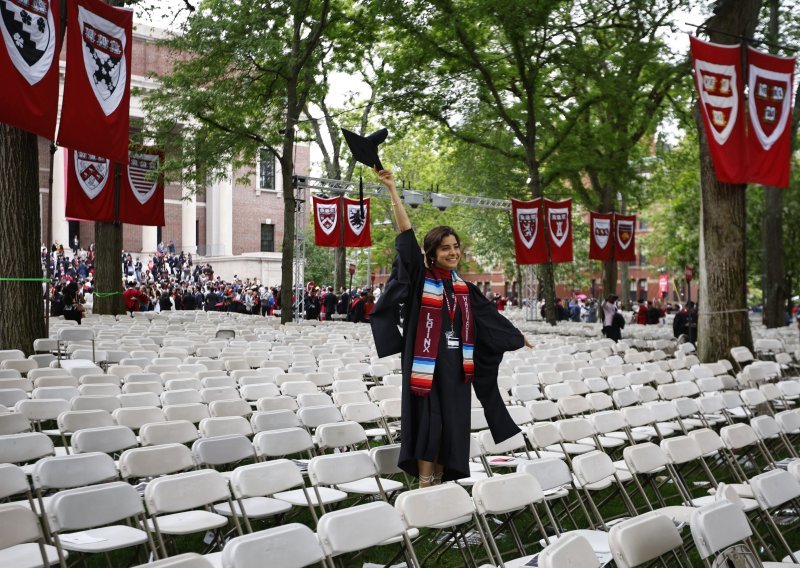 Trump ograničio vize stranim studentima koji dolaze na Harvard