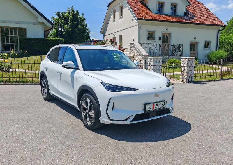 Isprobali smo Geely EX5 BEV: Električni SUV inovativne tehnologije, modernog dizajna i visokih performansi
