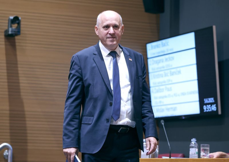 Bačić o potresu: Najkasnije tijekom 2027. završava obnova obiteljskih kuća