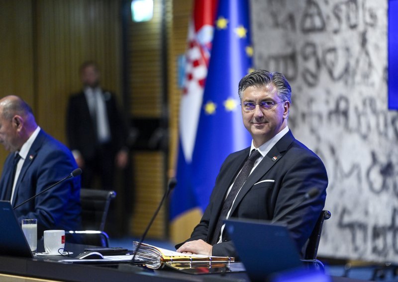 Vlada kadrovirala iza zatvorenih vrata, evo koje su odluke donesene