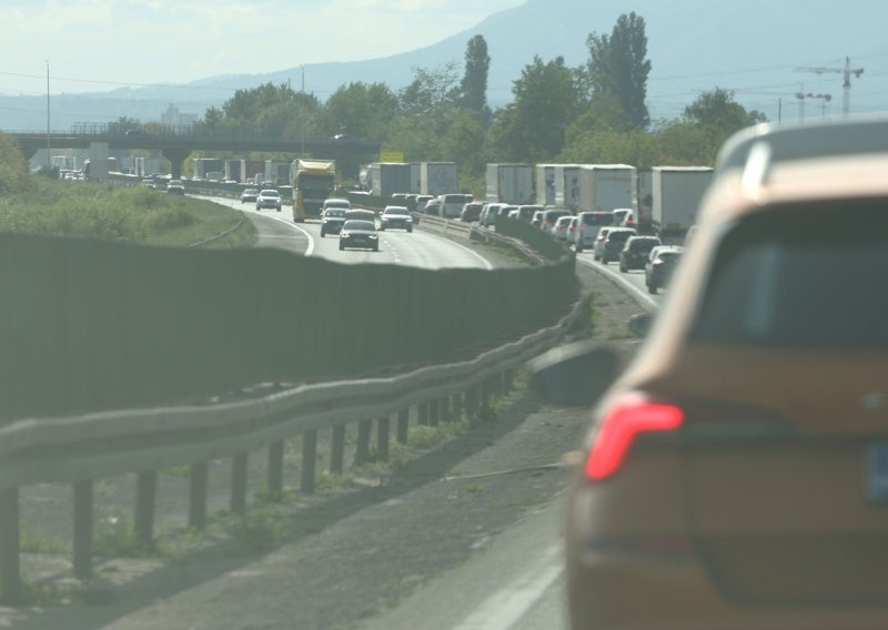 Posebno gusto na prometnicama za vikend; gužve se prelijevaju iz susjedstva