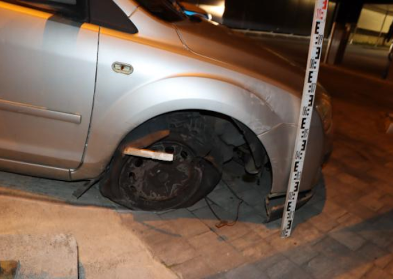 Vozač bježao od policije pa sletio s kolnika: Kažnjen sa 6. 150 eura