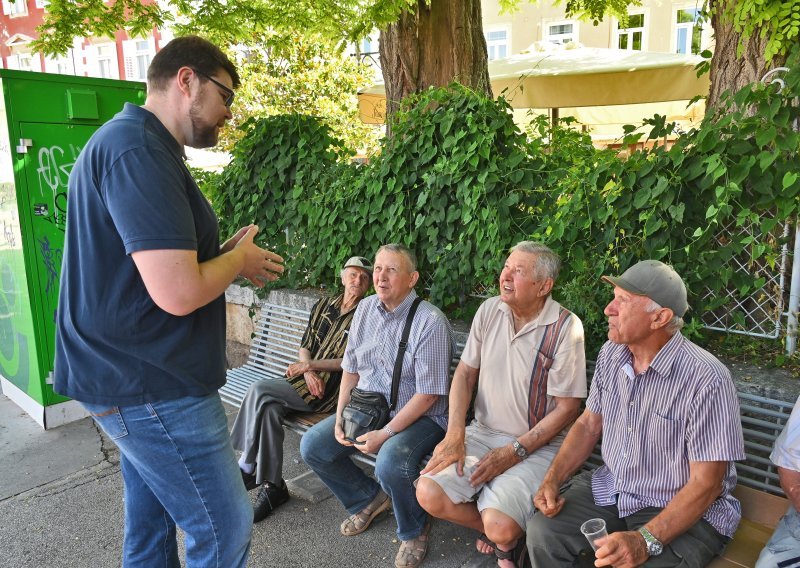 Peđa Grbin uveo besplatan prijevoz za umirovljenike pa komentirao smjene u SDP-u