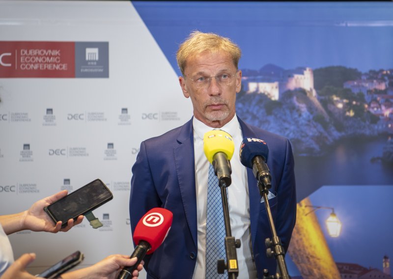 Guverner Vujčić prognozira: I cijene i BDP će sporije rasti. Skupi turizam mora stati!