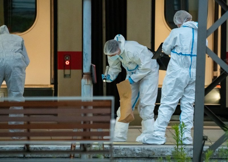 Žena u Münchenu nožem napala prolaznike, policija je upucala