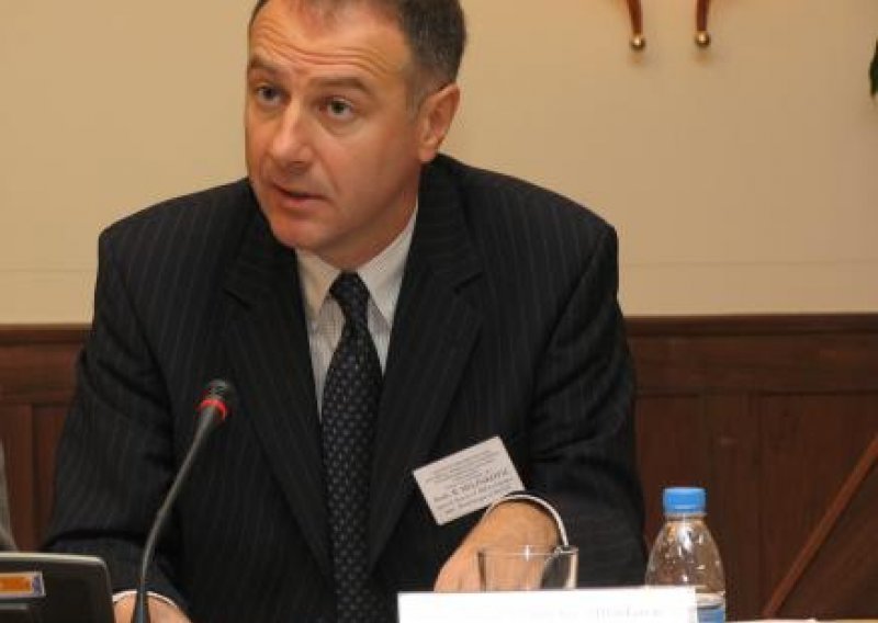 Srpski diplomat se ubio zbog bolesti