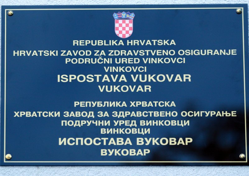 U Vukovaru postavljene nove ćirilične ploče