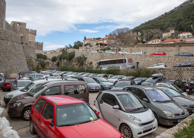 Krenula Zona posebnog režima: Drastično se smanjio dnevno broj vozila u Dubrovniku