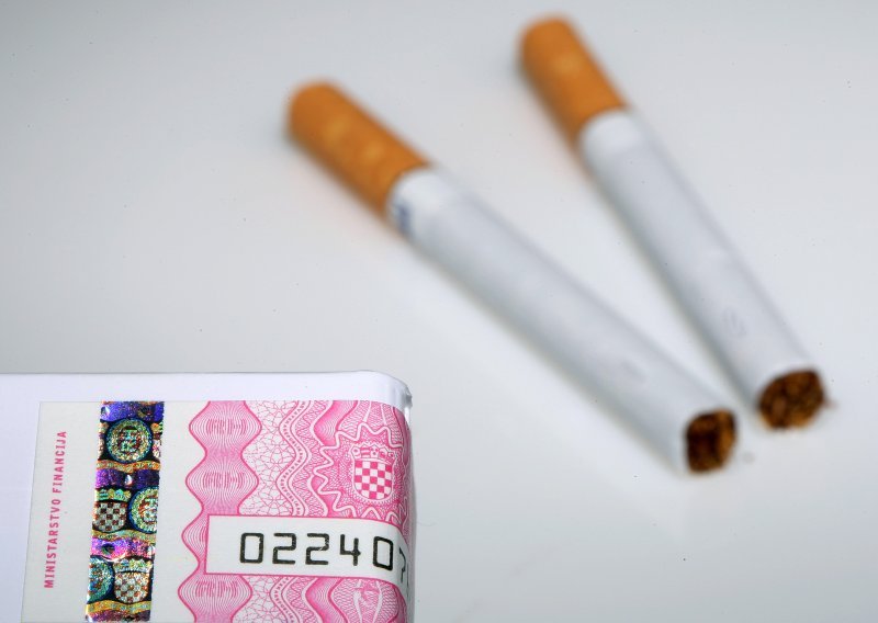 Carina zaustavila švercera s dva milijuna cigareta bez markica, čeka ga paprena kazna
