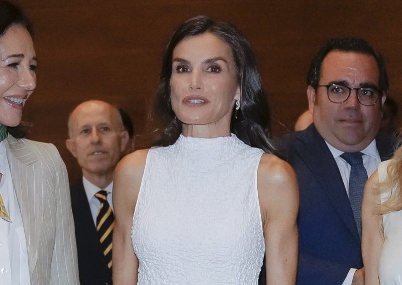 Kakva haljina, a tek cipele: Kraljica Letizia servirala je stajling za pamćenje