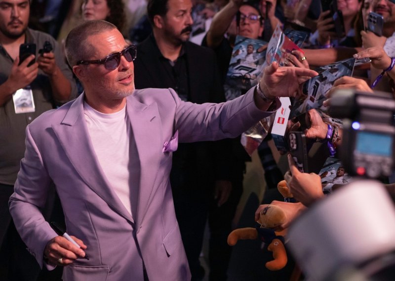 Brad Pitt hladnokrvno je iz života izbacio dvoje djece; na sve reagirala i Angelina