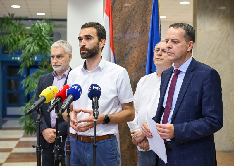 Nakon pet i pol sati iza zatvorenih vrata sindikati i ministarstvo se dogovorili