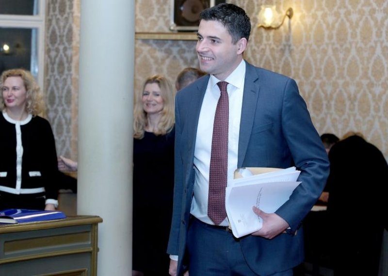 Bernardić: Ili se Kosor želi 'oprati' ili je riječ o dogovoru u Domoljubnoj koaliciji