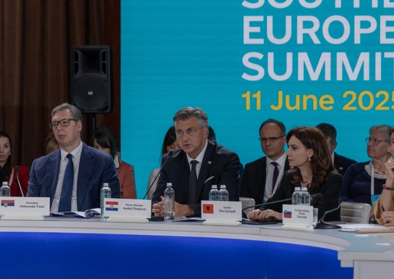 Plenković stigao u Ukrajinu preko Moldavije, posjeli ga pored Vučića