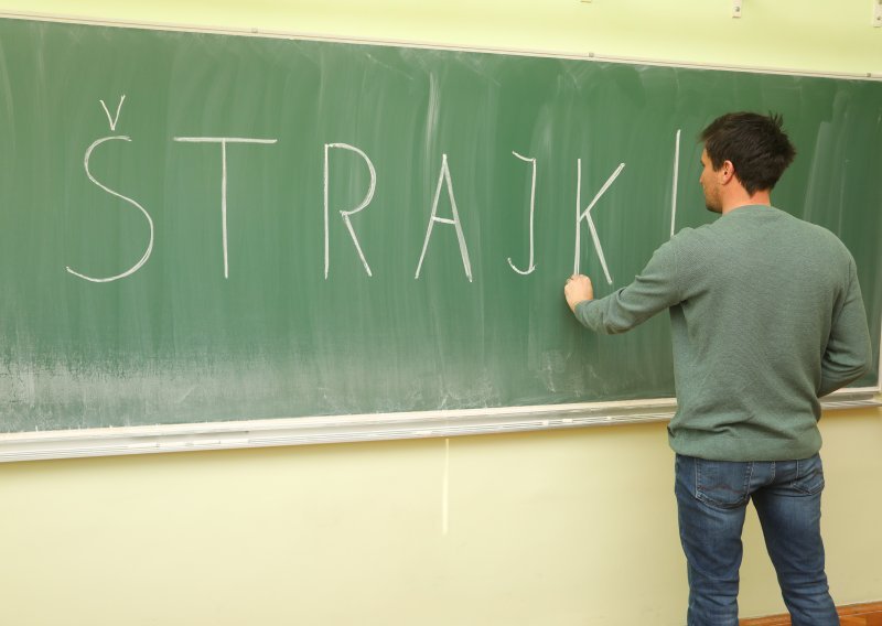 Zbog štrajka u nekim školama nastava traje dulje: 'Ovo radim prvi put u životu'