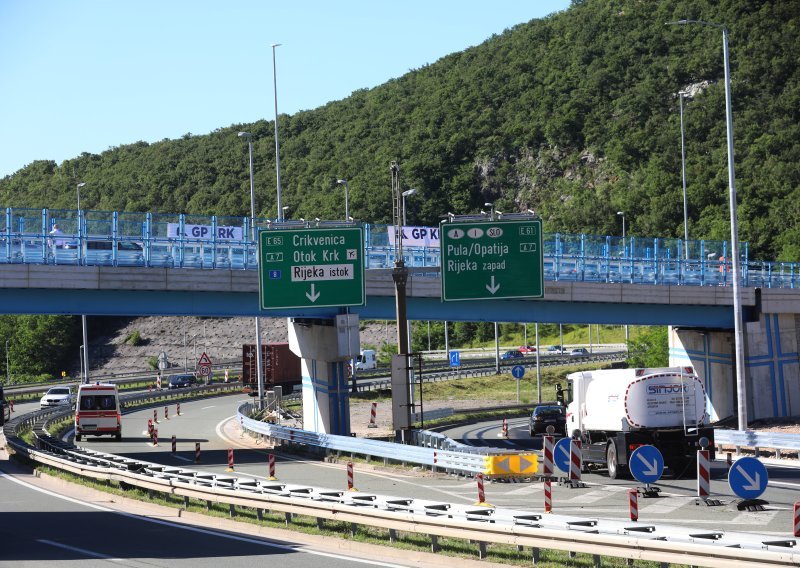 Pažnja u prometu: Prometna nesreća na A6