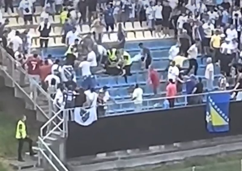 Divljaštvo u Celju; na prijateljskoj utakmici potukli se navijači dviju reprezentacija