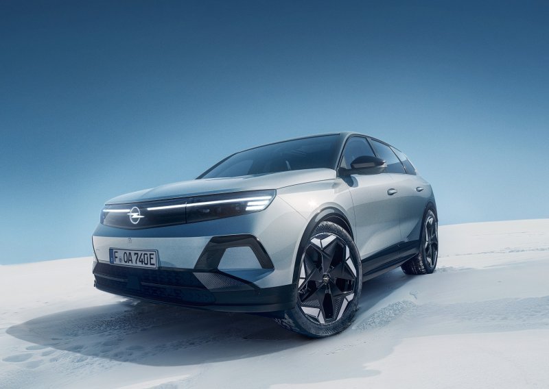 Prve slike Grandland Electric AWD-a: Prvi Opelov potpuno električni model s pogonom na sve kotače