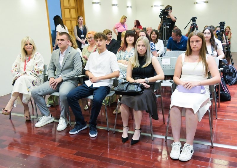 Nagrade 'Luka Ritz' za promicanje tolerancije Petri Grgurić i Tonki Miholjek