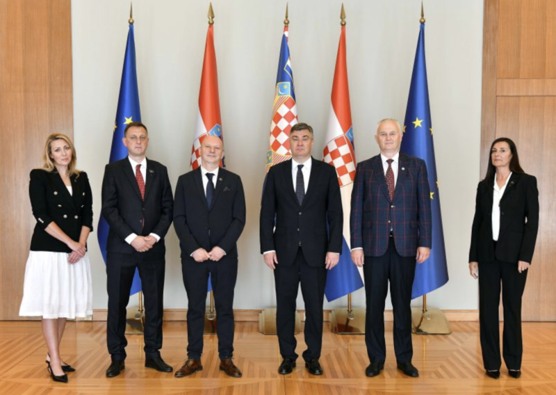 Povodom 90. Zlatne igle vodstvo Udruženja zagrebačkih obrtnika kod Milanovića