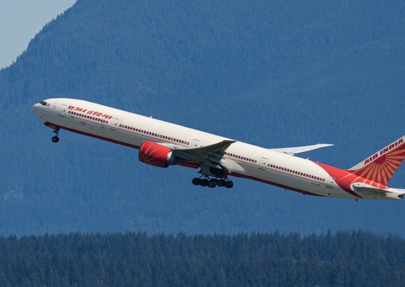 Zrakoplov tvrtke Air India prisilno sletio u Tajlandu nakon prijetnje bombom