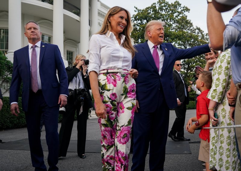 Melania Trump ukrala show: Teško da bi i jedna druga prva dama posegnula za ovakvim hlačama