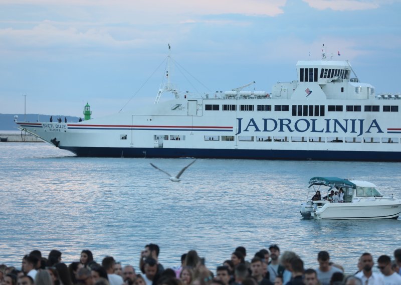 Jadrolinija najavljuje pilot-projekt: Otočani će imati pravo prvenstvo ukrcaja