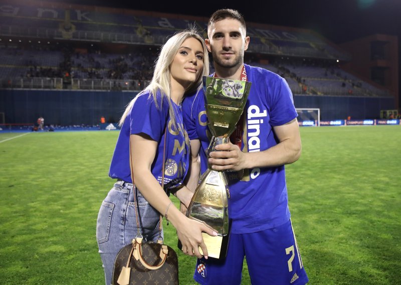 Hrvatski nogometaš ženi se s lijepom plavušom: Evo kako ju je zaprosio