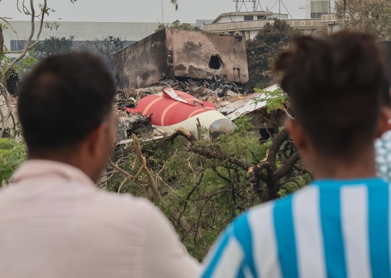 Istražitelji fokusirani na tri stvari kod pada zrakoplova Air Indije