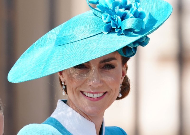 Sve je stalo kad je stigla Kate Middleton: U neobičnoj haljini podsjetila je na princezu Dianu