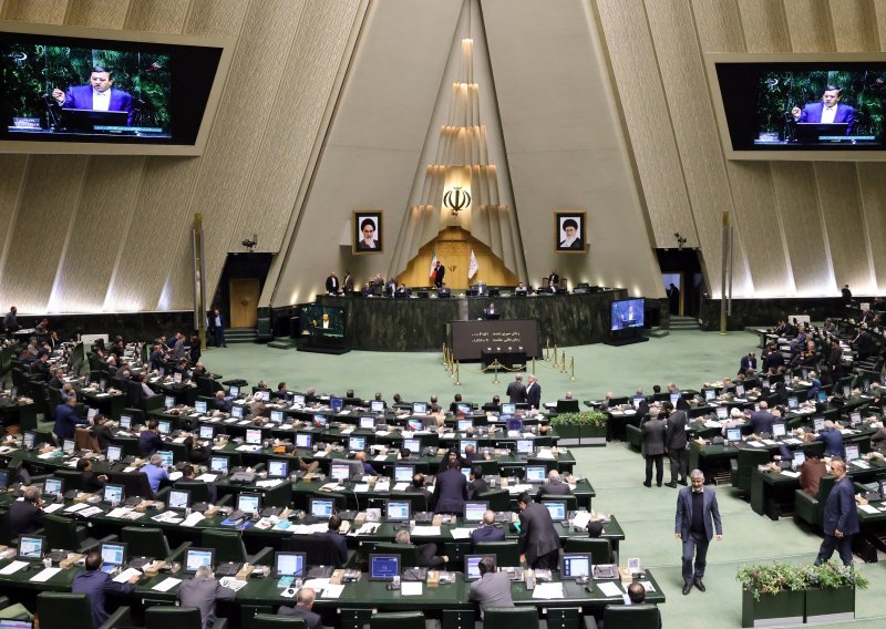 Iran: Parlament priprema zakon o napuštanju Ugovora o neširenju nuklearnog oružja