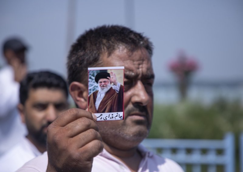 Čini se da Iran ima nasljednika Hameneija, oglasio se izraelski Mossad o 'bolesnom vođi'