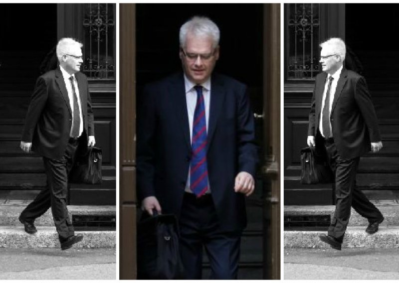 Josipović se konačno probudio, ali debelo kasni