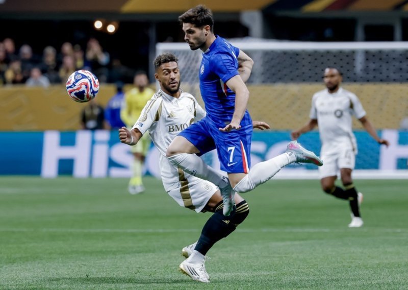 Chelsea se lako obračunao s Los Angelesom, ali susret su obilježile sramotne scene