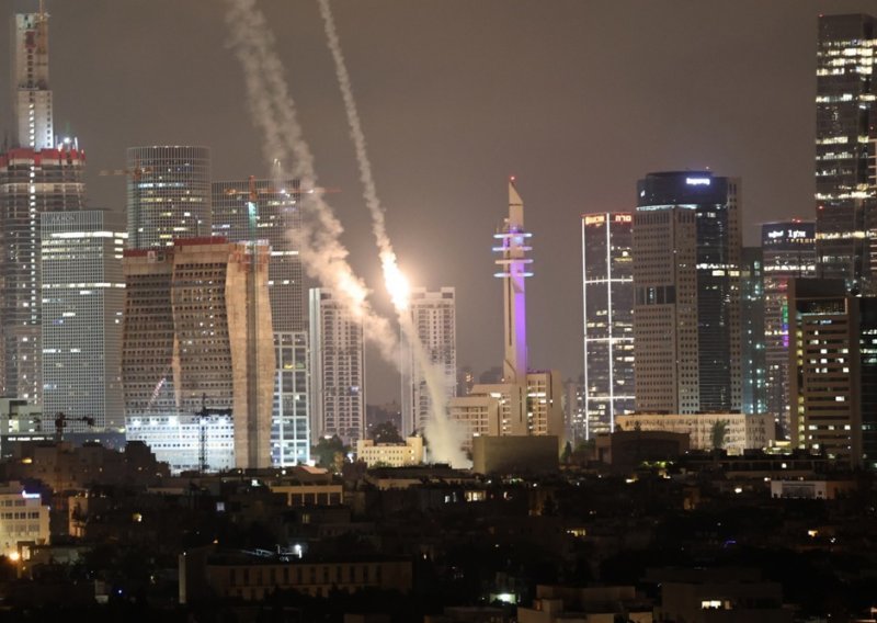 VIDEO Dron pogodio spremnik goriva kod aerodroma u Dubaiju: Buknuo požar