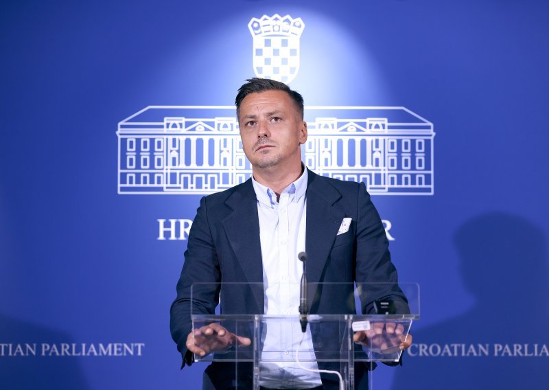 Kujundžić: 'Opet je došlo do pretvaranja Hrvatske u nekakvu cirkus igru'