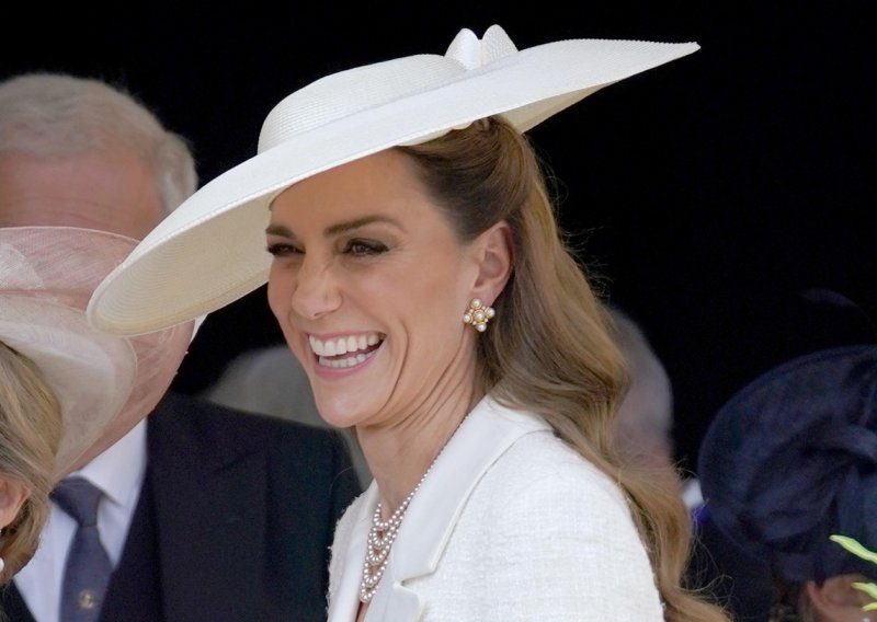 Kate Middleton nikada do sada nije imala tako dugu kosu, evo u čemu je tajna