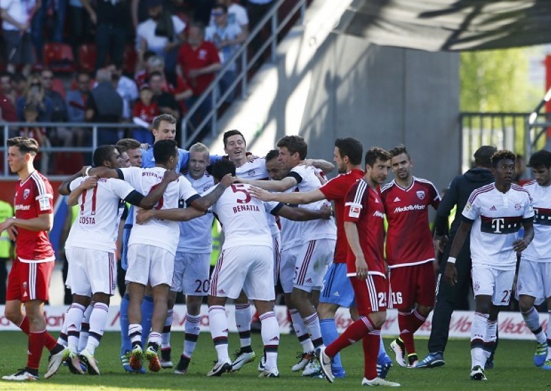 Bayernu 26. naslov prvaka, Kovač na korak do čuda