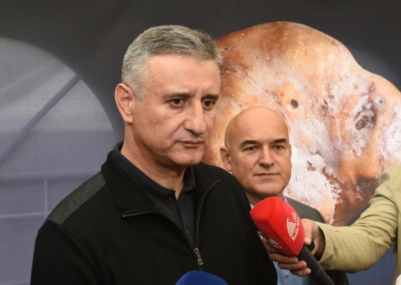 Karamarko poručio Bobanu: Usporedi programe pa odluči