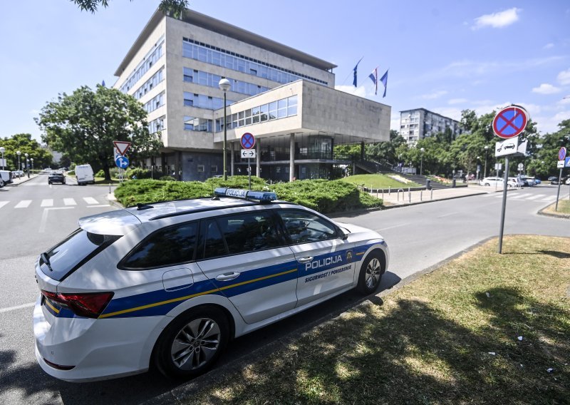 Dojava o eksplozivnoj napravi u Gradskoj upravi Zagreba bila je lažna