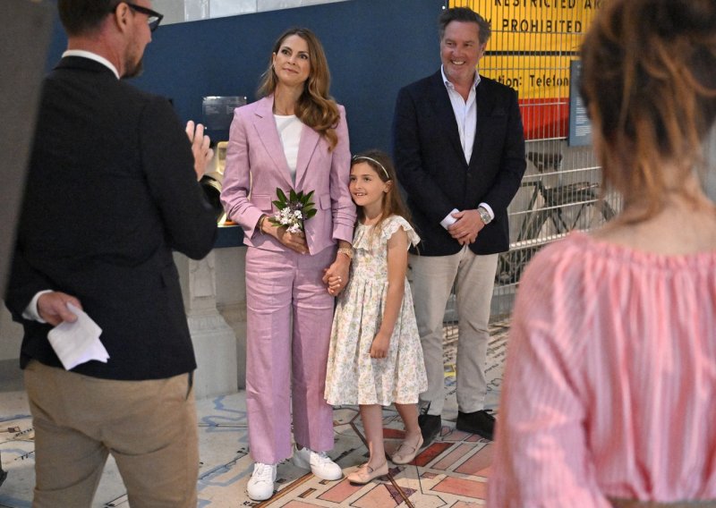 Ni švedska princeza nije odoljela tenisicama koje idu baš na sve