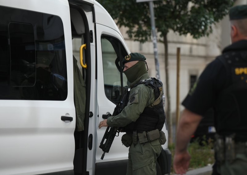 Vojnik i njegov pomagač stigli na sud: Čeka se odluka o istražnom zatvoru