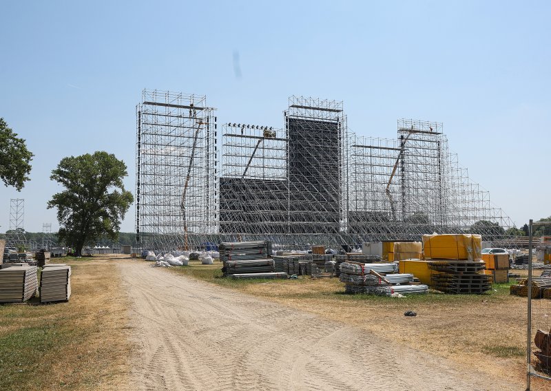 Pogledajte kako napreduju pripreme za Thompsonov najveći koncert u povijesti