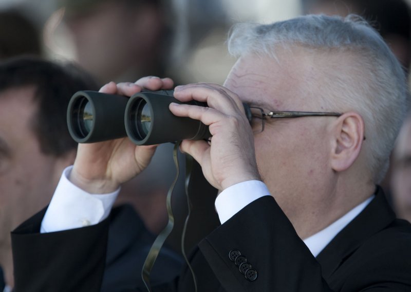 Josipović i Kotromanović zadovoljni domaćom vojnom industrijom