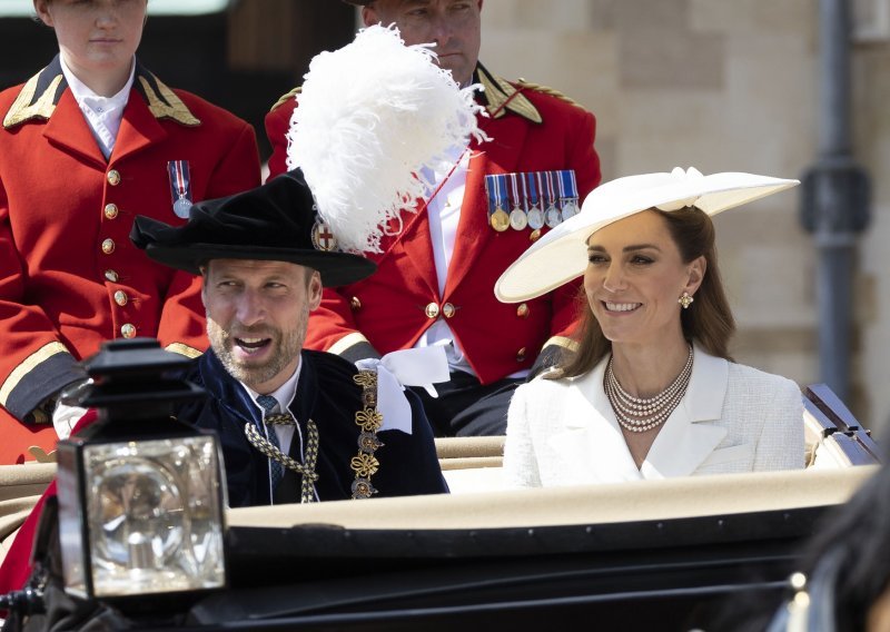 Presladak prizor: Kate Middleton otkrila dosad nepoznato lice princa Williama