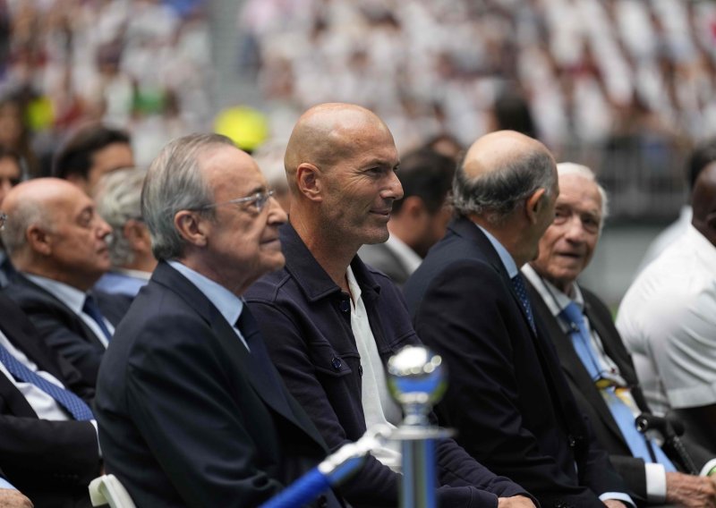 Zidane je godinama uzaludno molio Pereza da mu ga dovede; Alonsu ga gazda Reala odmah kupuje