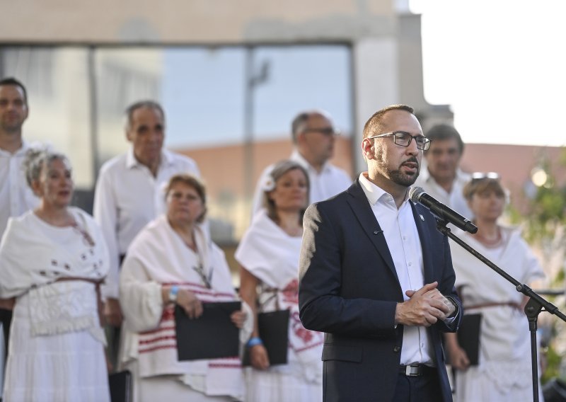 Tomašević: 'Pod vodstvom Tita antifašisti i partizani oslobodili su Zagreb'